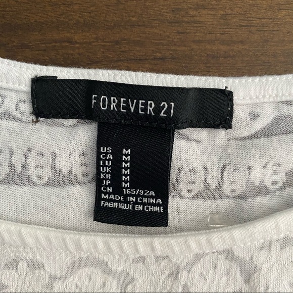 FOREVER 21 White Sheer Summer Top Mandala Design Short Sleeves - Picture 8 of 9